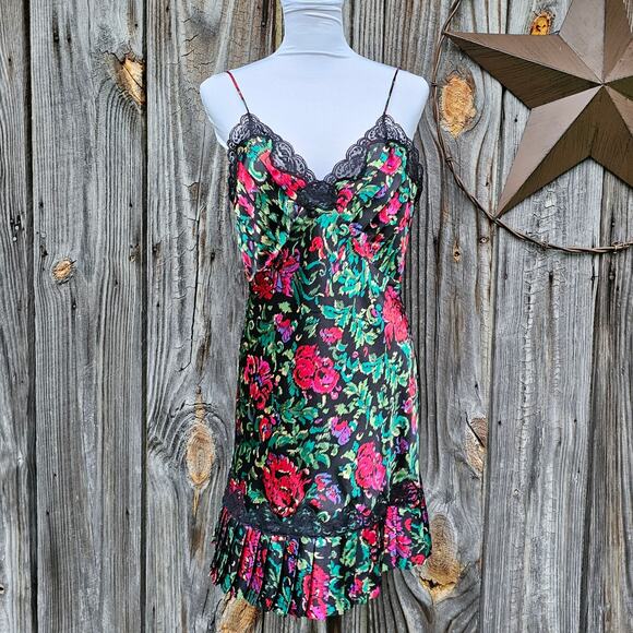 Victoria's Secret Other - Floral Satin Chemise Victoria's Secret Size M Black Lace Pleats Vintage EUC